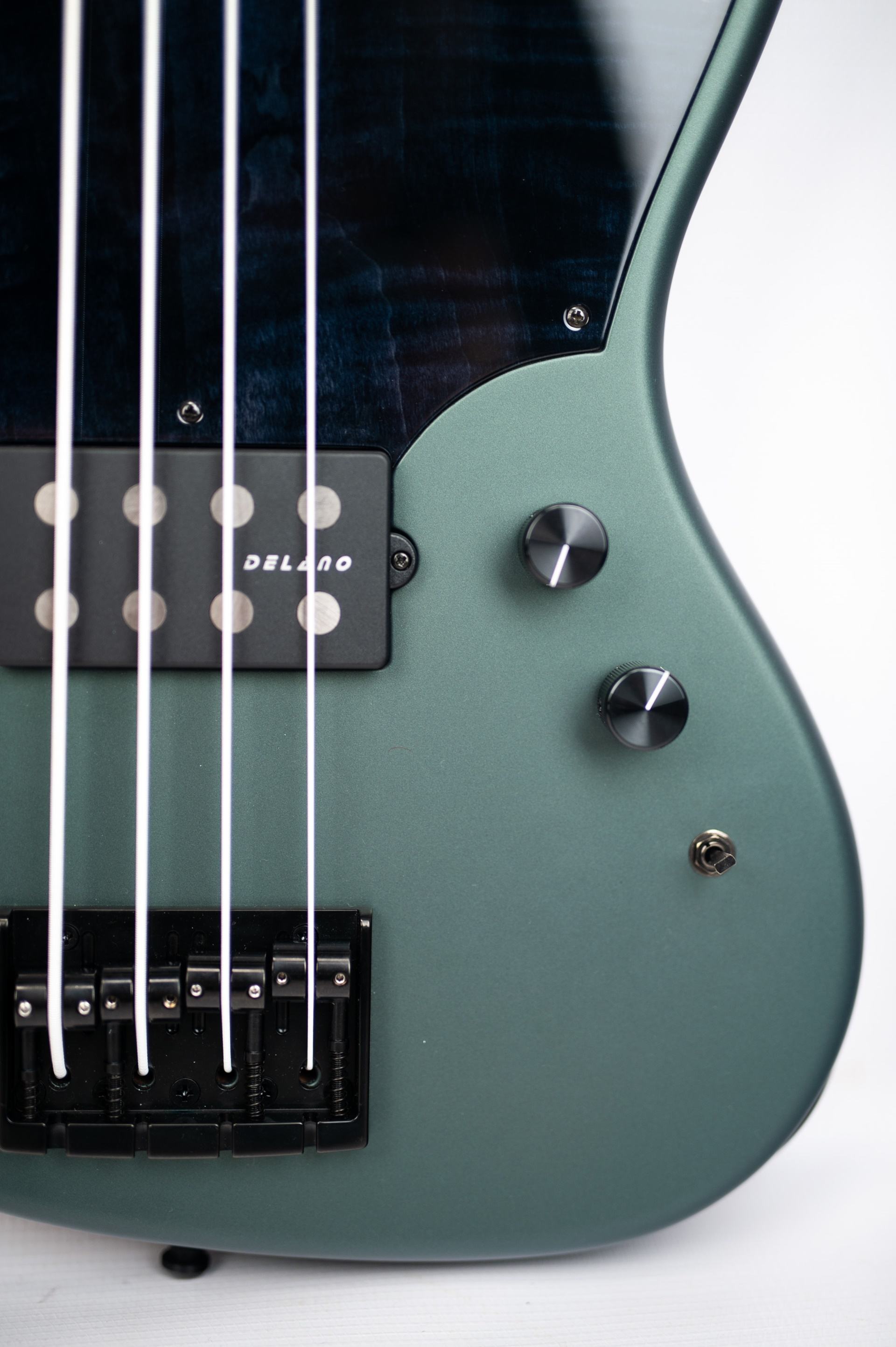 Bass guitar Aura Wild Cat Bass detail 2
